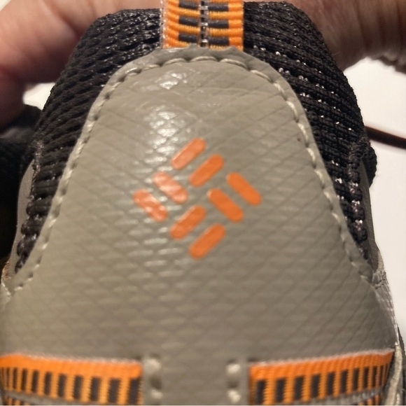 COLUMBIA Sz 9.5 (W) Sz 8 (M) Omni Grip Techlite Hiking Booties - Picture 10 of 14